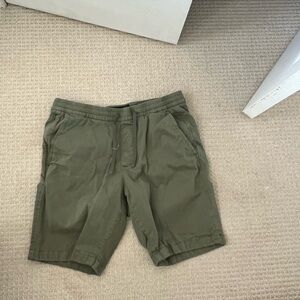 Abercrombie medium pull on shorts